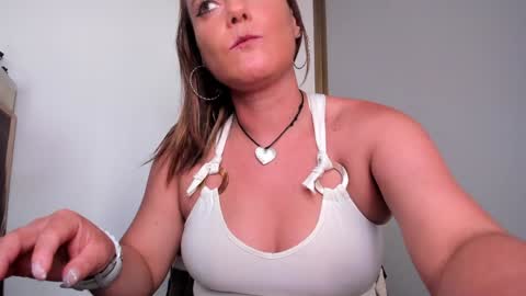 TINNA online show from 2, 12, 2024
