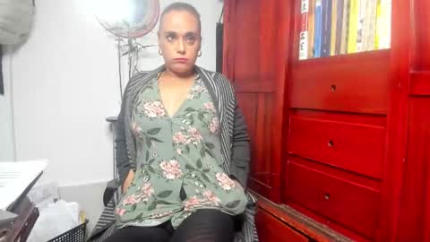 TINNA online show from 21, 10, 2025