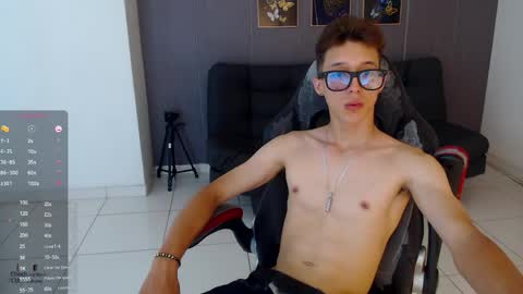 Snapshot of skinny_bigcock20 chatting on 29, 4, 2026 skinny_bigcock20 online show from 29, 4, 2026