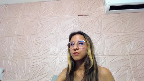 skinny_hottie18 online show from 29, 1, 2025