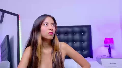 skinny_hottie18 online show from 9, 9, 2025