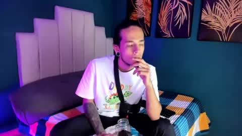 Snapshot of skinny_mac_ chatting on 15, 6, 2026 Mac online show from 15, 6, 2026