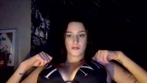 Snapshot of skinnyangel21 chatting on 27, 11, 2025 skinnyangel21 online show from 27, 11, 2025