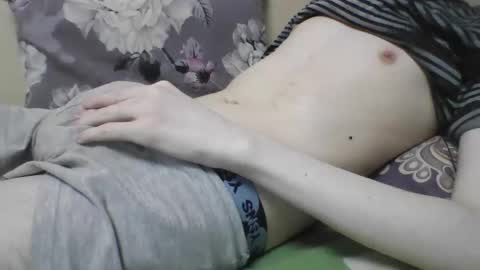 Snapshot of skinnycuteman chatting on 4, 2, 2025 skinnycuteb0y online show from 4, 2, 2025