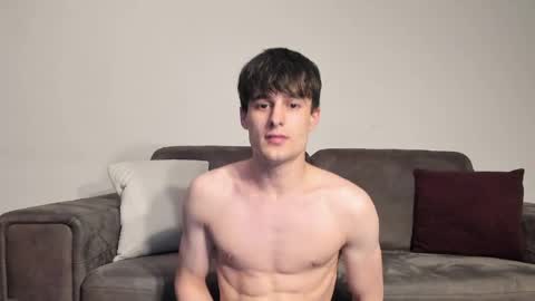 skinnyguywithbigd online show from 20, 4, 2026