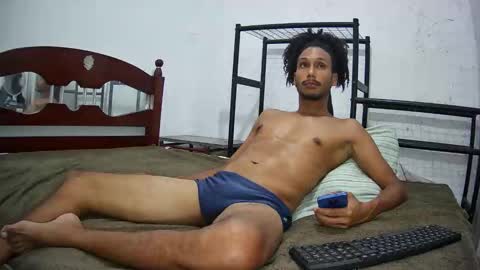 Snapshot of skinnylatinman chatting on 3, 10, 2025 Skinny Latin Man online show from 3, 10, 2025