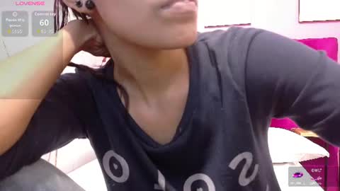 Snapshot of skinnyneighbour_ chatting on 18, 6, 2026 Karla online show from 18, 6, 2026