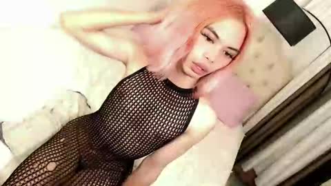 Snapshot of skinnytrans69 chatting on 28, 5, 2026 skinnytrans69 online show from 28, 5, 2026