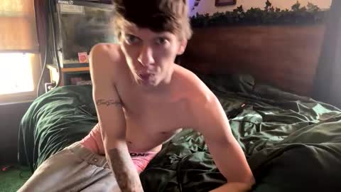 Snapshot of skittles933 chatting on 1, 3, 2026 Skittles online show from 1, 3, 2026