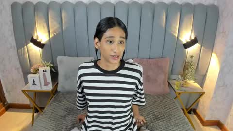 Snapshot of sky_fox_1 chatting on 20, 12, 2024 STIVEN online show from 20, 12, 2024
