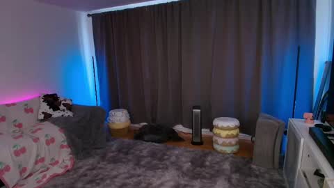 Skye Watson online show from 31, 3, 2026