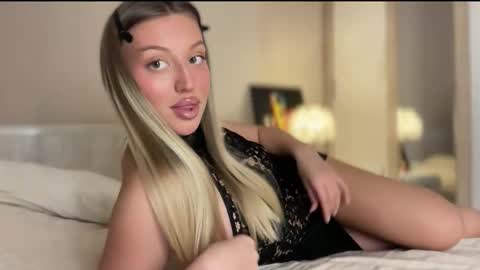 GARRY AND SOPHIA online show from 16, 12, 2025