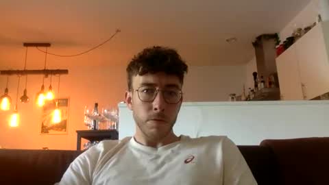 skyisthelimit1995 online show from 14, 9, 2025