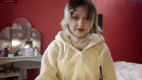 Snapshot of skylaporter1 chatting on 27, 11, 2025 your little angel Masha online show from 27, 11, 2025