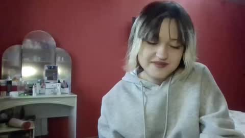 Snapshot of skylaporter1 chatting on 28, 11, 2025 your little angel Masha online show from 28, 11, 2025