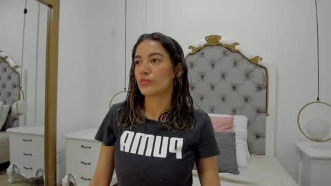 Snapshot of skylerwhite02 chatting on 4, 5, 2026 Skyler online show from 4, 5, 2026