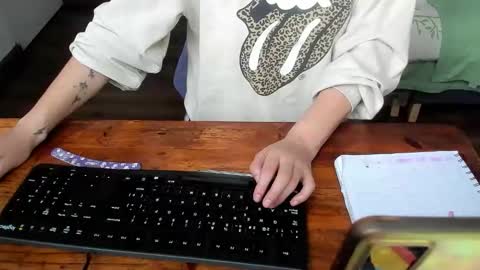 Snapshot of skylerwithe007 chatting on 18, 5, 2026 skyler online show from 18, 5, 2026