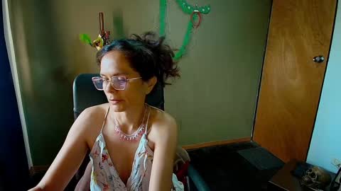 Snapshot of slavefuck chatting on 10, 12, 2024 SlaveFuck online show from 10, 12, 2024