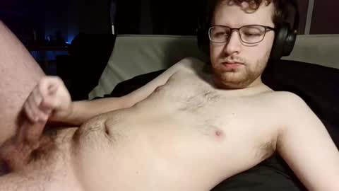 Snapshot of slender_slit chatting on 21, 12, 2025 slender_slit online show from 21, 12, 2025