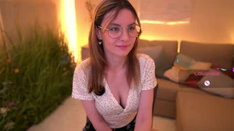 Elise  165cm 50kg online show from 30, 5, 2026