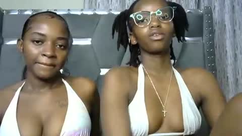 Snapshot of slim_4cutie chatting on 29, 9, 2025 cutie online show from 29, 9, 2025