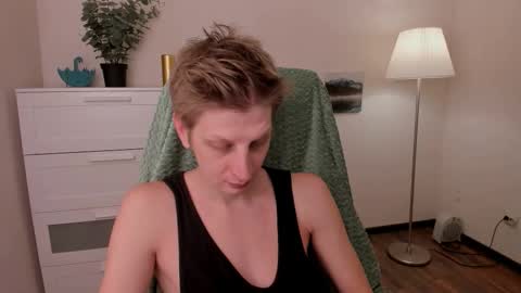 Snapshot of slim_andy chatting on 17, 10, 2025 Andy online show from 17, 10, 2025