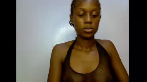 Snapshot of slim_candy12 chatting on 25, 5, 2026 Lily online show from 25, 5, 2026