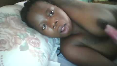 Snapshot of slim_petite_ebony chatting on 12, 2, 2026 slim_petite_ebony online show from 12, 2, 2026
