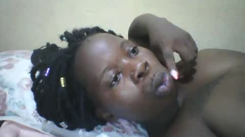 Snapshot of slim_petite_ebony chatting on 17, 2, 2026 slim_petite_ebony online show from 17, 2, 2026