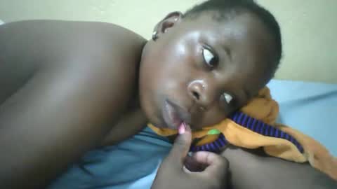Snapshot of slim_petite_ebony chatting on 16, 5, 2026 slim_petite_ebony online show from 16, 5, 2026