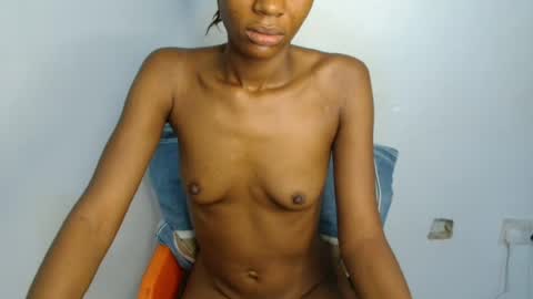 Snapshot of slim_wetpussyy chatting on 29, 6, 2026 Bella online show from 29, 6, 2026
