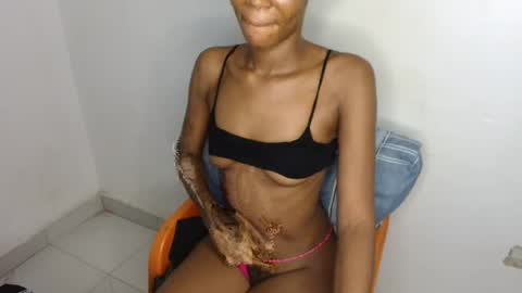 Snapshot of slim_wetpussyy chatting on 1, 8, 2026 Bella online show from 1, 8, 2026