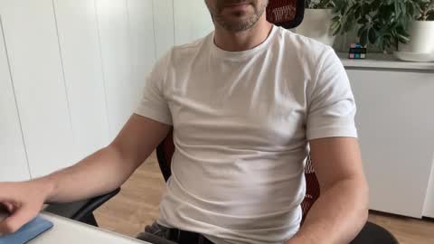 Slutguy81 online show from 3, 3, 2026