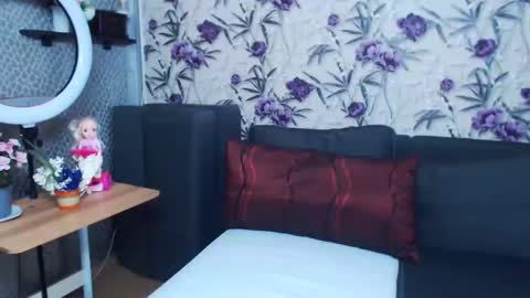 slutihmami online show from 21, 3, 2026