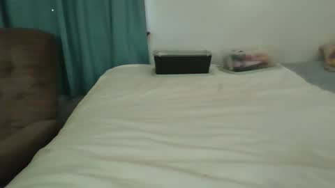 Jade and Thomas online show from 2, 4, 2026