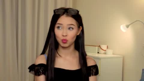 Lily online show from 10, 10, 2025