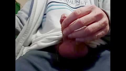 Small Hairy Uncut online show from 17, 1, 2025