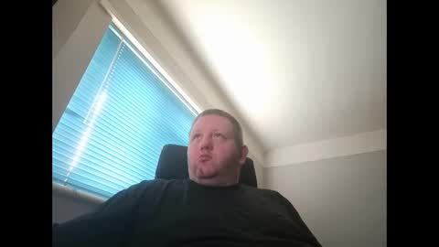 smallone19832 online show from 27, 2, 2025