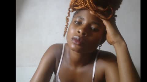 Snapshot of smallsluty chatting on 21, 5, 2026 smallsluty online show from 21, 5, 2026