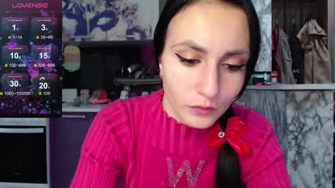 smile_cute_fox online show from 12, 9, 2025