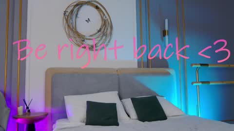 Mia online show from 5, 2, 2025