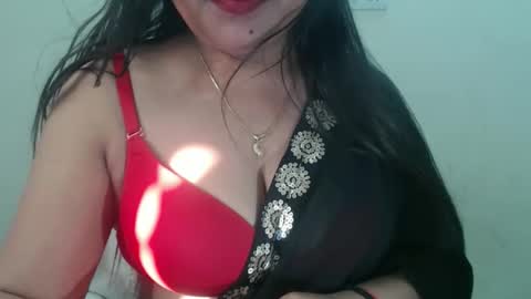 Snapshot of smiley_queen99 chatting on 18, 5, 2026 smiley online show from 18, 5, 2026