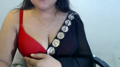 Snapshot of smiley_queen99 chatting on 11, 7, 2026 smiley online show from 11, 7, 2026
