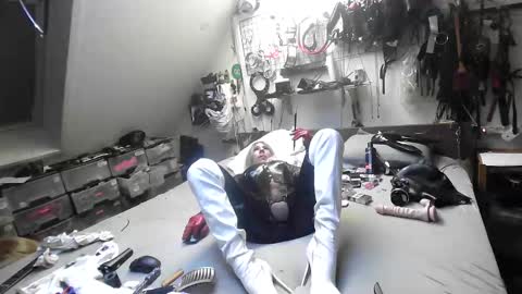 Snapshot of smokeslut365 chatting on 4, 3, 2025 smokeslut365 online show from 4, 3, 2025