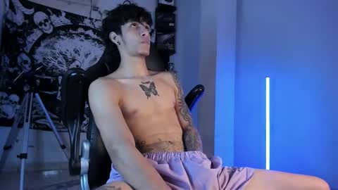 Snapshot of snakebutterfly chatting on 1, 12, 2025 snakebutterfly online show from 1, 12, 2025