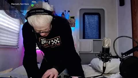 Snapshot of snarfle chatting on 4, 3, 2025 Viiscount Snarfle Von Snarfenberg online show from 4, 3, 2025