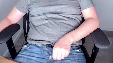 Sneakybill online show from 10, 9, 2025