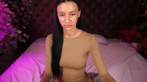 snow_whiteeex online show from 8, 10, 2025