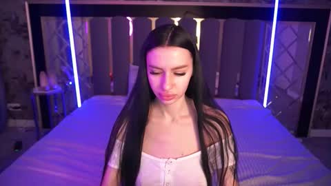 snow_whiteeex online show from 8, 3, 2026