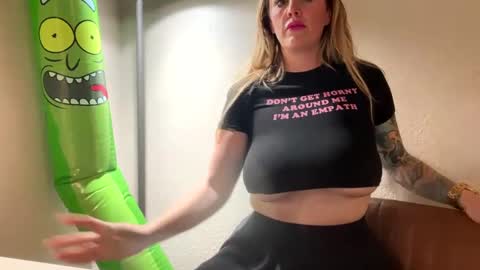 Snapshot of soakingumbrella chatting on 12, 2, 2025 Soaking Umbrella online show from 12, 2, 2025